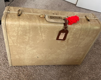 Vintage Samsonite Suitcase – Cream/Ivory Hard-Sided Luggage – Mid-Century Travel Decor