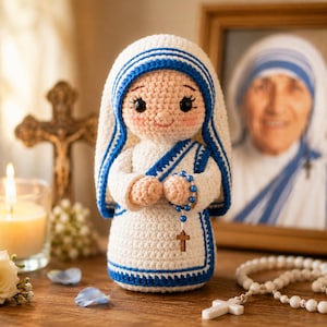 Mother Teresa Crochet Doll, Saint Teresa of Calcutta Decor, Catholic Nun Gift, Missionaries of Charity Keepsake, Handmade Amigurumi