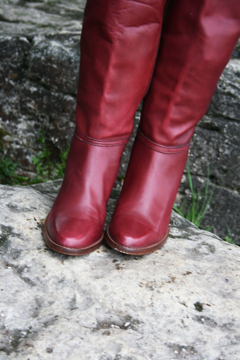 boots burgundy