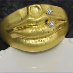 Surrealist mouth bracelet