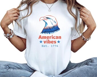 Camiseta American Eagle, gráfico Est. 1776, ropa patriótica blanca para las fiestas de Estados Unidos.