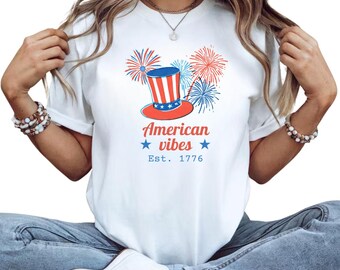 Camiseta con gorra del Tío Sam, estampado de fuegos artificiales del 4 de julio, ropa blanca para las fiestas patrióticas.
