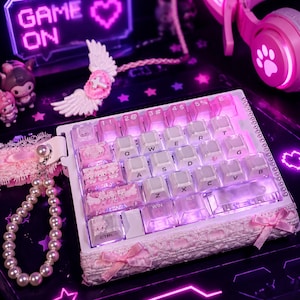 Mini teclado mecánico rosa adorable con macropad RGB, teclas Jelly Artisan personalizadas para juegos, teclado Kawaii para juegos y streaming.