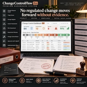 Op de afbeelding: Een laptop met de interface Change Control Dashboard Pro met datametrieken, naast een stapel gelabelde mappen, een Change Control Protocol-document met een Approved-stempel, een zwarte pen en een houten stempel op een bureau.