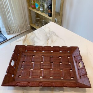 Handcarved Sheesham Wood Serving Tray, Indian Rustic Boho Decor, Cutout Handles immagine 5