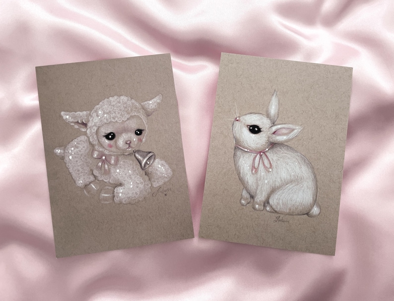 Decoración de pared estilo cottagecore primaveral "Little Corderito", lazo rosa, coqueta, muñeca, lámina vintage de Pascua - By Autumn imagen 3