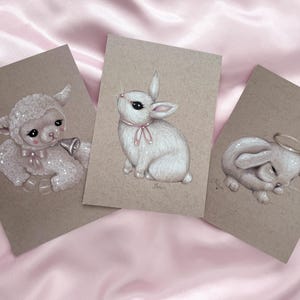 Decoración de pared estilo cottagecore primaveral "Little Corderito", lazo rosa, coqueta, muñeca, lámina vintage de Pascua - By Autumn imagen 4