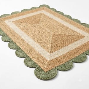 Scalloped Jute Rug, Green Border, Hand-Braided Natural Area Rug, Boho Farmhouse Decor