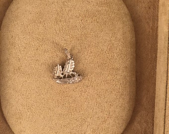 BRAND NEW - Unisex 925 Silver Boat Pendant for Necklace