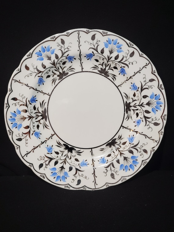 Wedgwood Silver and White Rose Dinner Plate 10 1/4" Worn Wedgwood Silver and White Rose Dinner Plate 10 1/4" Worn