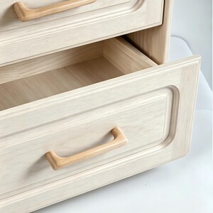 Tiradores de madera maciza para armarios, tiradores minimalistas de haya y nogal para cajones. Tiradores de madera para cajones, tiradores de madera maciza para armarios, pomos de madera, tiradores para cómodas. imagen 9