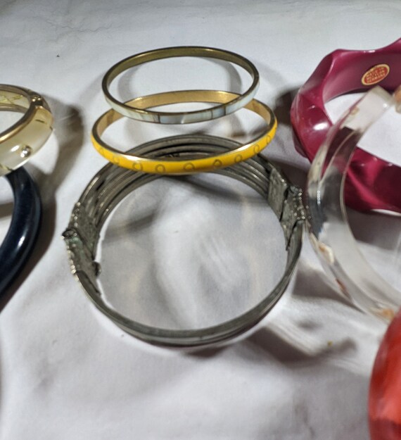 Bracelet Lot... Vintage Lucite Metal Costume Jewe… - image 3