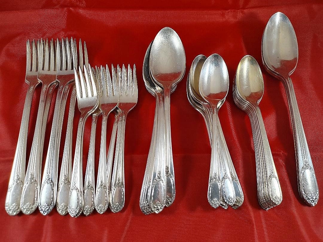 Rogers Bros Reinforced Plate International Silver Silverplate Etsy