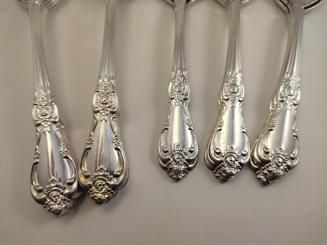 Oneida Wm. Rogers Silver Plated Flatware Vanessa-francesca Oneida Wm. Rogers Silver Plated Flatware Vanessa-francesca