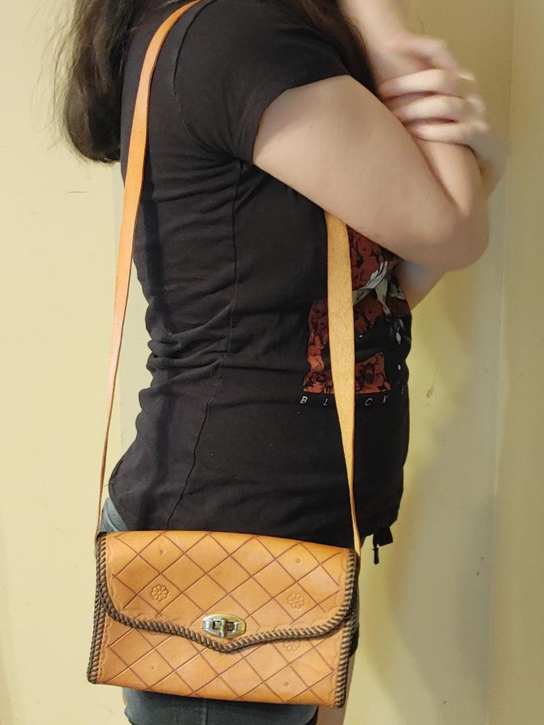 Vintage Hand Tooled Leather Cross Body Bag Purse Pocketbook Handbag