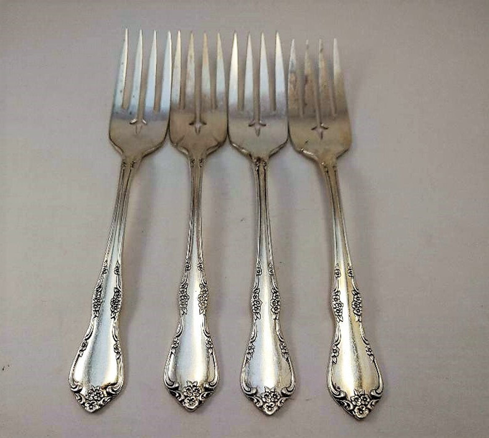 Oneida Silver Silverplate Flatware Replacement Pieces...fredericksburg
