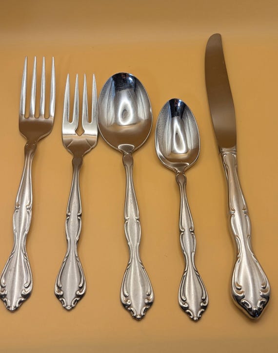 Oneida, Oneida USA Vintage Stainless Steel Flatware. Satin Cantata