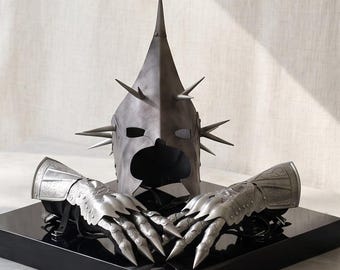 Helm- und Klauenhandschuhe-Set inspiriert vom Hexenkönig | Dunkle Fantasy-Rüstung | Mittelalterliches Cosplay-Sammlerstück mit Stacheln