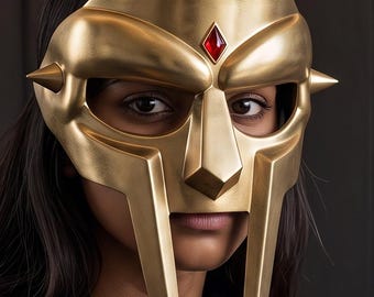 Madvillain-Masken-Schreibtischdeko | Goldene Helmskulptur auf Ständer | Handgefertigte goldene Gladiatorenmaske als Studio- oder Büroaccessoire