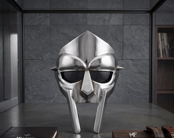 MF DOOM Style Metallmaske | Silberne Gladiatoren-Gesichtsmaske | Hip-Hop-Cosplay-Requisite | Rapper-Halloween-Kostüm-Accessoire: Spartanischer Helm