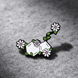 化学エナメルピン 科学好きへのギフト デイジー分子ブローチ ハードエナメル花柄バッジ 実験用白衣 バックパック 教師 学生用
