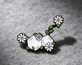 Chemistry Enamel Pin Science Lover Gift Daisy Molecule Brooch Hard Enamel Floral Badge for Lab Coat Backpack Teacher Student