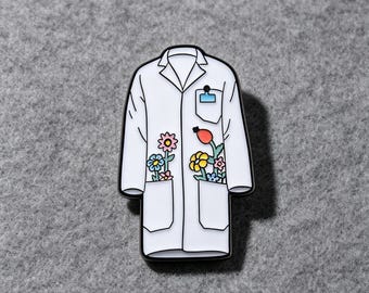 Medical Lab Coat Enamel Pin, Cute Doctor Badge Brooch, Hard Enamel Science Jacket Pin with Floral Pocket Design, Nurse Gift for Women