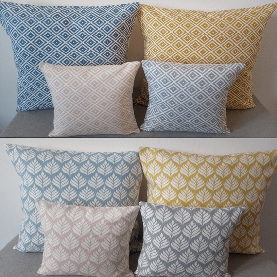 Light Blue And Pink Jacquard Leaf Decorative Throw Pillow Cover. Light Blue And Pink Jacquard Leaf Decorative Throw Pillow Cover.