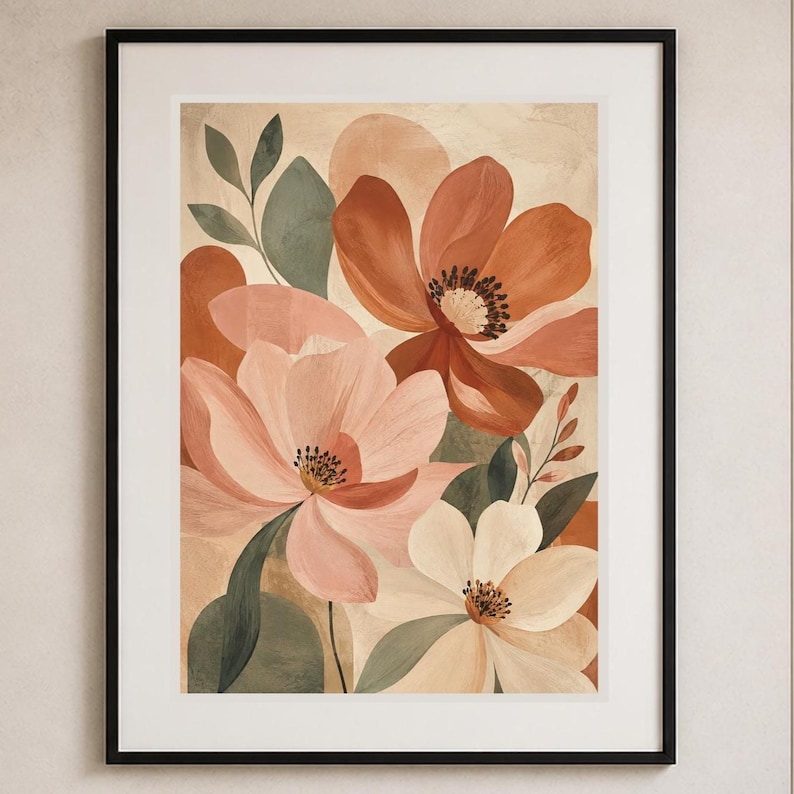 Puede incluir: Una l&aacute;mina de arte mural enmarcada que presenta una ilustraci&oacute;n bot&aacute;nica de flores grandes en tonos terracota, rosa suave y crema. La composici&oacute;n incluye hojas y tallos de color verde oscuro sobre un fondo texturizado de tonos neutros.