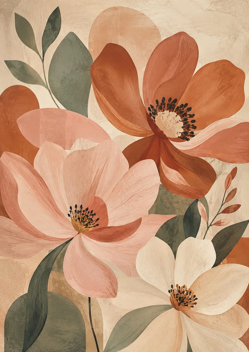 Puede incluir: Una l&aacute;mina de arte floral con tres flores grandes superpuestas en tonos terracota, rosa suave y crema. La composici&oacute;n incluye hojas de color verde salvia apagado y formas redondeadas abstractas sobre un fondo beige texturizado.