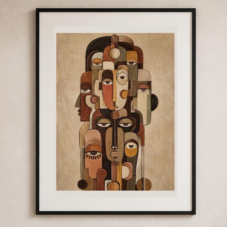 Pu&ograve; includere: Una stampa d'arte incorniciata che presenta una composizione verticale di molteplici volti umani stilizzati e sovrapposti in tonalit&agrave; marrone, marrone chiaro, crema e arancione tenue. L'opera utilizza forme geometriche e contorni scuri.