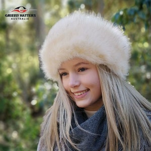 Elegant Fur Hat in Black - Warm Ladies Faux Fur Hat Elegant Fur Hat in Black - Warm Ladies Faux Fur Hat