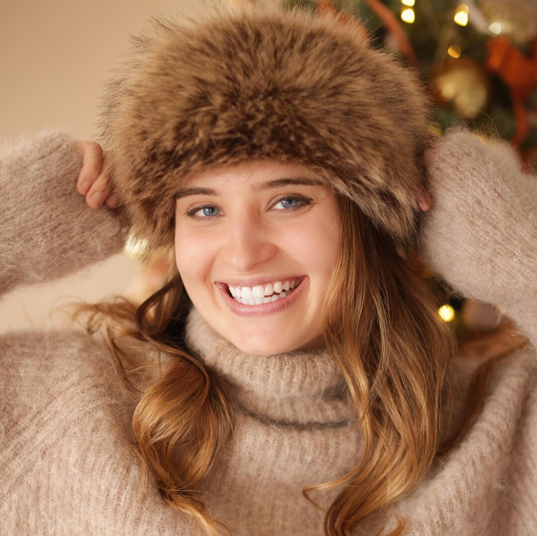 EUC faux fur women\'s beautiful very warm winter hat, tan 58a822b5-a093-4192-ac62-  main image 4
