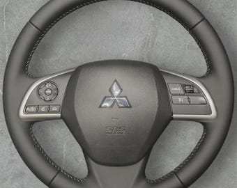 Volante de cuero negro para Mitsubishi Eclipse Cross (2018-2022)