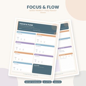 Puede incluir: Una página de planificador semanal y diario Focus & Flow ADHD con encabezado azul oscuro, secciones para cada día en azul, naranja y morado, rastreadores de energía, un área de notas y el texto "Not perfect, just consistent".