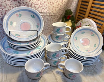 Vintage 1990s International Tableworks England Tulipano Stoneware Dinnerware Set Pink Tulip Floral Cottage Kitchen 35 Piece