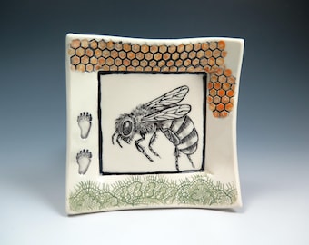 Hand Drawn Honey Bee Pottery Plate, Handpainted Pottery Dish, Original Art Ceramic, Ring Dish, Trinket Dish, Decorative Plate, Bee Lover