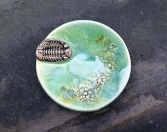 Hand-sculpted Trilobite Dipping Dish, Pottery Dish, Original Art Ceramic, Handbuilt Porcelain Ring Dish, Trinket Dish, Soap Dish, Fossils