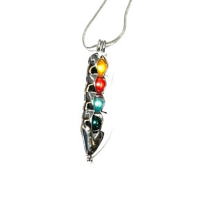 Pearl Cage Mother Pea Pod