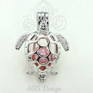 Silver Sea Turtle Pearl Cage Pendant: Freshwater Pearl Necklace
