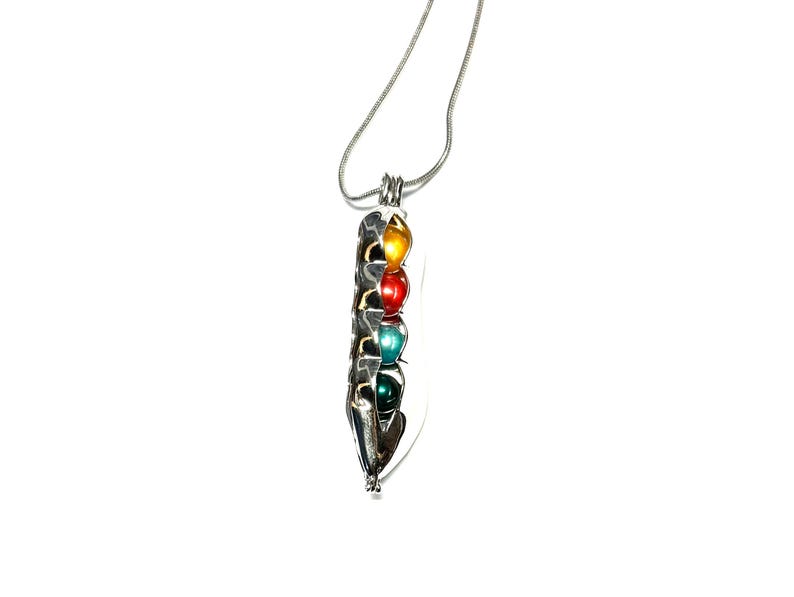 Pearl Cage Mother Pea Pod