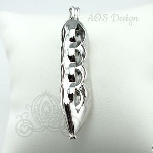 Pearl Cage Mother Pea Pod