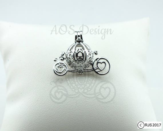 Pearl cage shop necklace disney