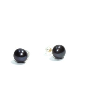 Classic Black Pearl Stud Earrings Effortlessly Stylish Jewelry for Any ...