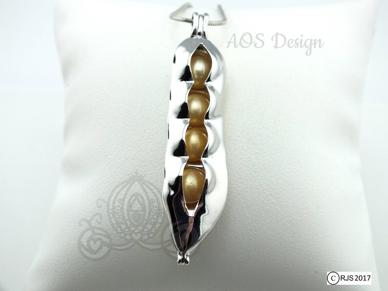 Pearl Cage Mother Pea Pod
