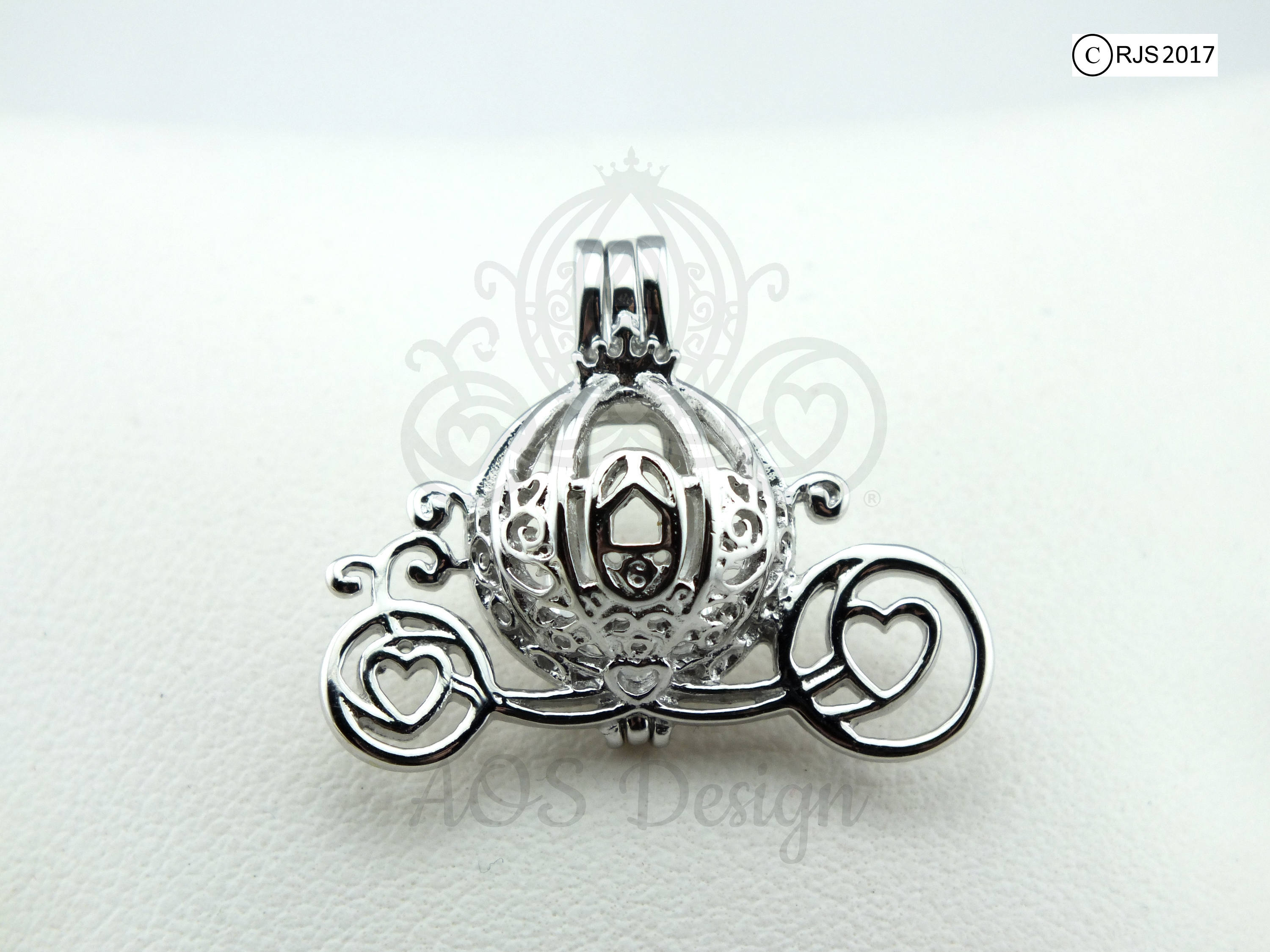 Pearl cage necklace clearance disney
