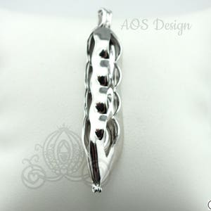 Pearl Cage Mother Pea Pod