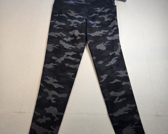 Leggings Ideology Camo, talla M, nuevos con etiquetas.