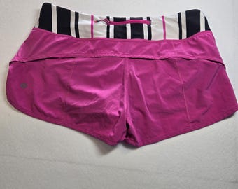 Pantalones cortos de running para mujer Lululemon con cintura a rayas rosas