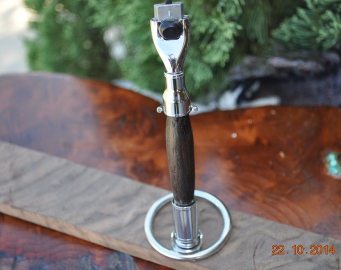 March3 Razor with WENGE  handle and Stand
